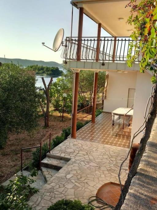 Ferienhaus Am Wasser - Kuca Rio - Iberische Finca In Dalmatien Bilice Exterior foto