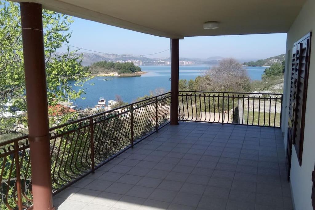 Ferienhaus Am Wasser - Kuca Rio - Iberische Finca In Dalmatien Bilice Exterior foto