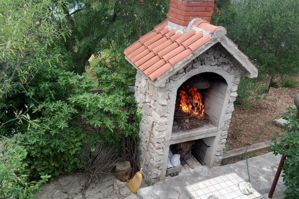 Ferienhaus Am Wasser - Kuca Rio - Iberische Finca In Dalmatien Bilice Exterior foto