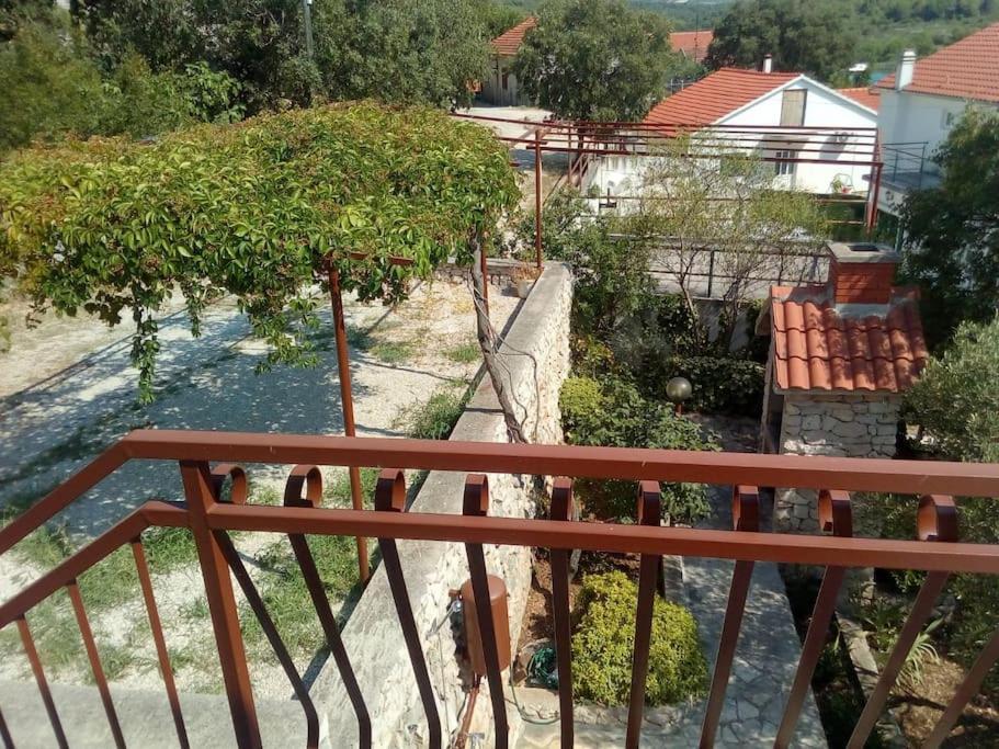 Ferienhaus Am Wasser - Kuca Rio - Iberische Finca In Dalmatien Bilice Exterior foto
